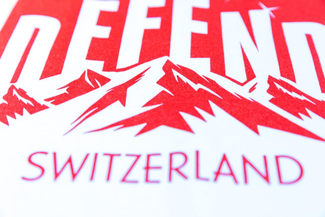 T-Shirt "Defend Switzerland" – Bild 5