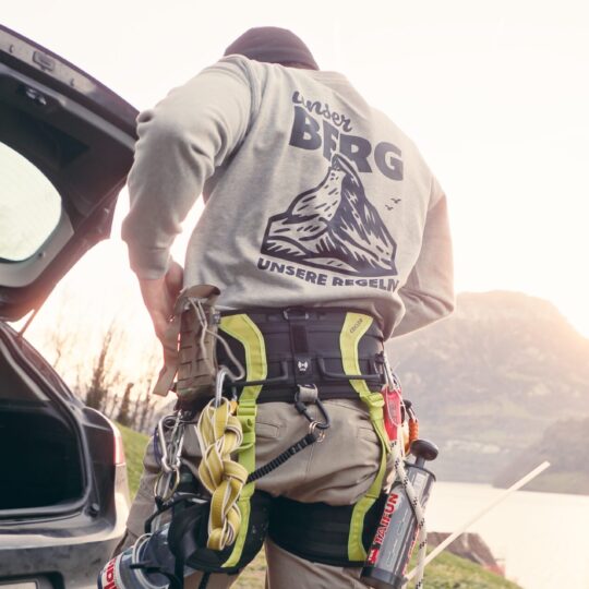 Sweater "Unser Berg unsere Regeln"